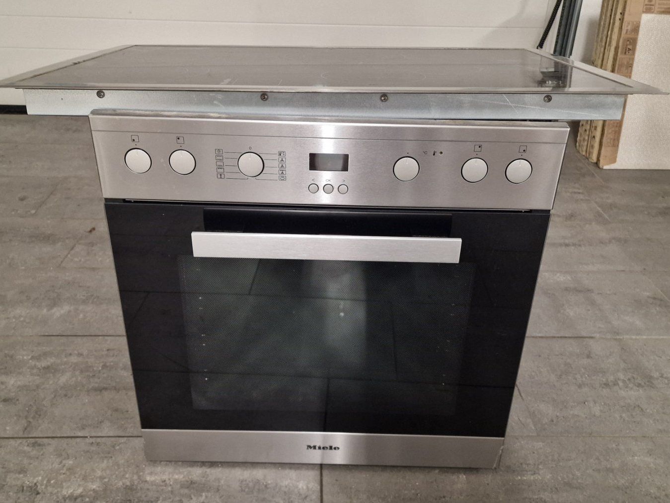 Miele Forni: Miele Backofen inkl. Kochfeld – Usato da Illnau venduto da online-kuechen