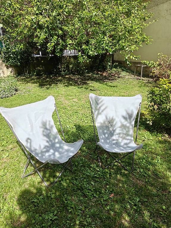 Sessel: Deux fauteuils papillon Lafuma – Gebraucht aus Vevey von aballif