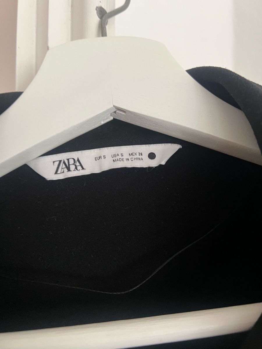 Zara Camicette: Schwarze Zara Bluse, cropped – Nuovo (secondo la descrizione) da Zürich venduto da sellingmystuff1 2
