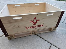 Mini Holz-Palette + Rahmen mit der Aufschrift "Baarer Bier"