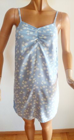 Robe d'été fleurie, taille S, idéale pour la plage!☀️🌊