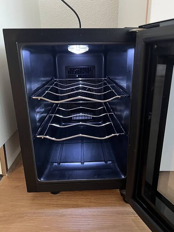 Fust Kühlschrank: Weinkühlschrank – Gebraucht aus Rütihof von Acv1 3