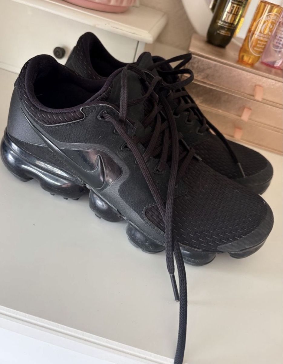Nike Chaussures femmes: Nike Sneaker Grösse 37  – D'occasion à Basel par Brunner.T