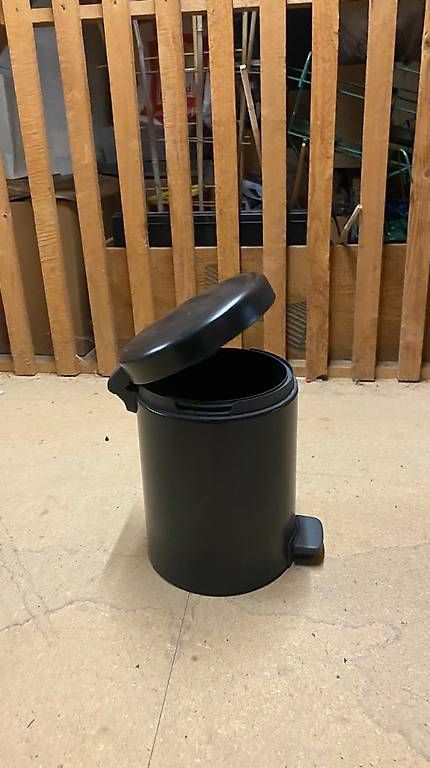 Cestini per rifiuti: Abfalleimer Brabantia – Usato da Zürich venduto da Cleo47