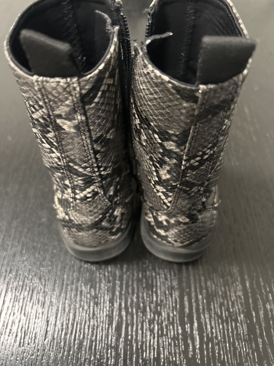 Zara Scarpe per ragazze: Zara Stiefeletten Gr. 34 Schlangenmuster – Usato da Salenstein venduto da sehrgut 1