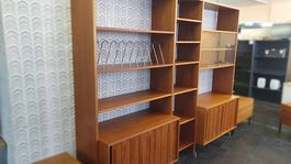 Système mural Ry100 avec étagère à vinyles de Hans J. Wegner