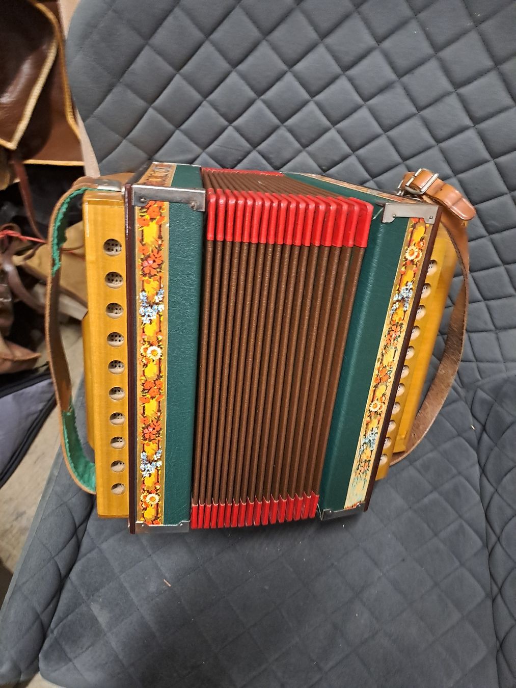 Strumenti musicali: schwyzerorgeli ton B – Usato da Villeneuve venduto da BibiVintage 3