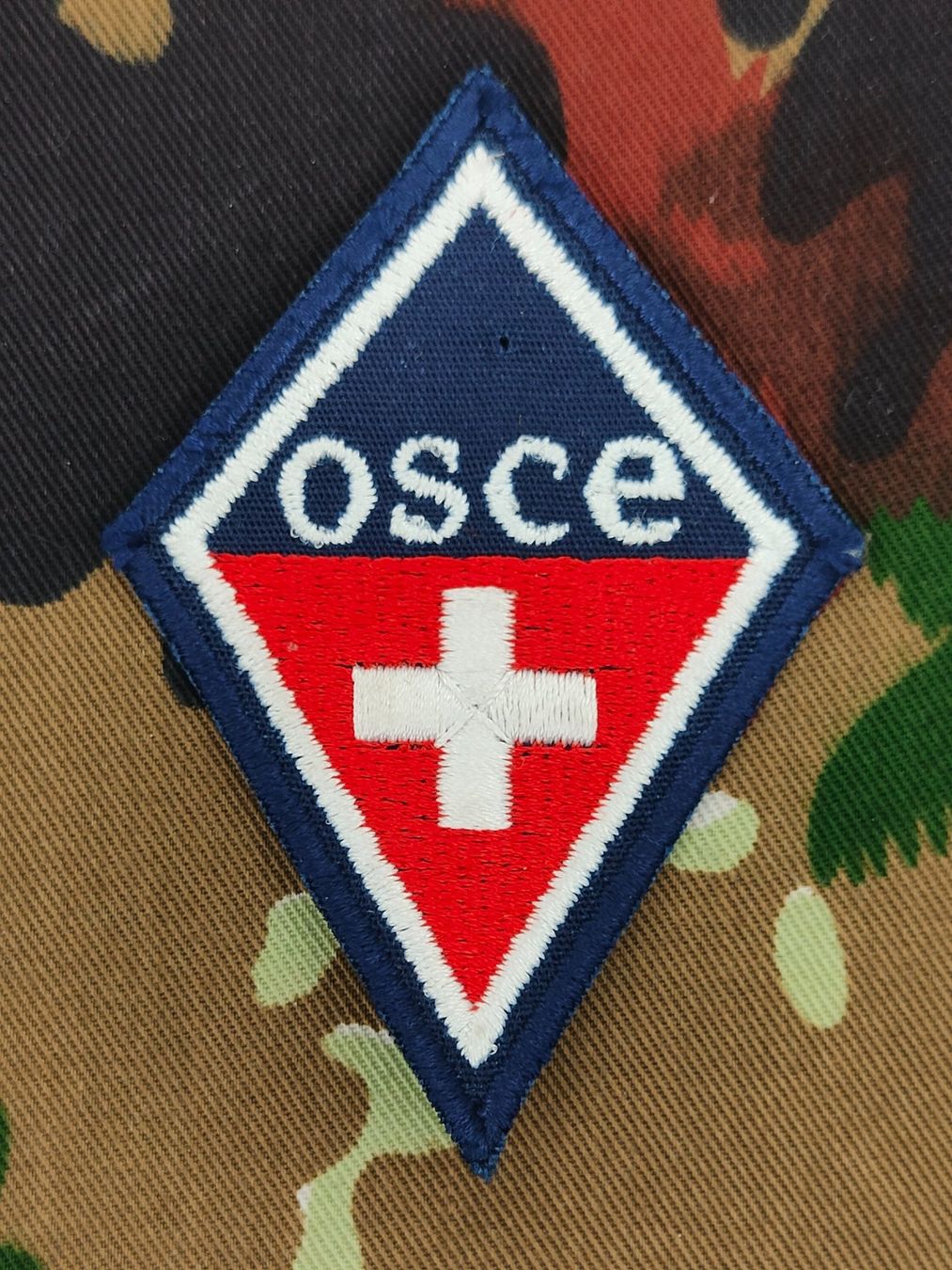 Schweizer Armee Placchette & Badge: Kragenspiegel OSCE – Usato da Bauma venduto da SwissMilitaria