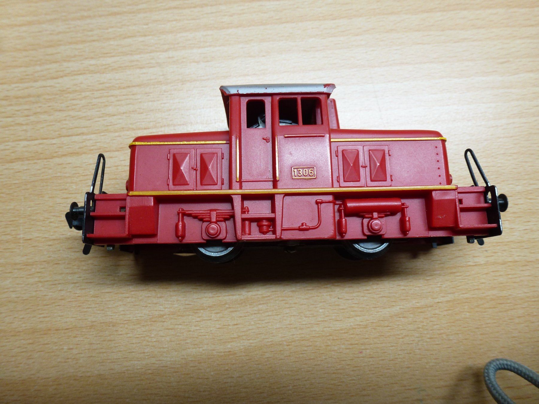 Fleischmann Modellini di ferrovie: Fleischmann H0 Loki 4200 – Difettoso da Hombrechtikon venduto da Se9