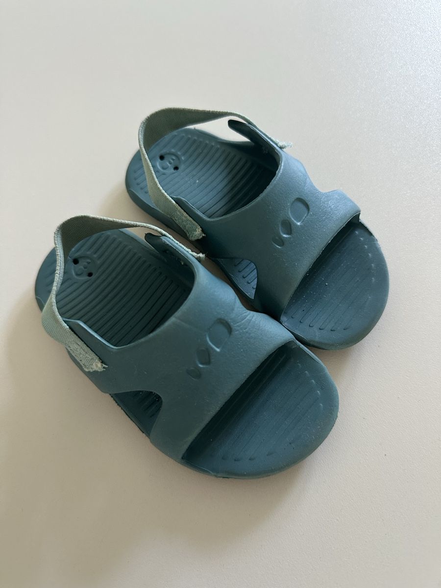 Decathlon Scarpe per ragazzi: Schwimmschuhe Gr. 21/22 – Nuovo (secondo la descrizione) da Stetten SH venduto da mp_11