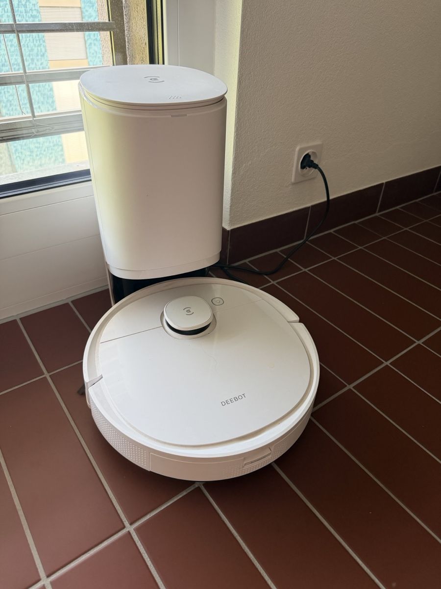 Ecovacs Aspirapolveri & Accessori: ECOVACS DEEBOT robot vacuum – Usato da Zürich venduto da fed_l87t