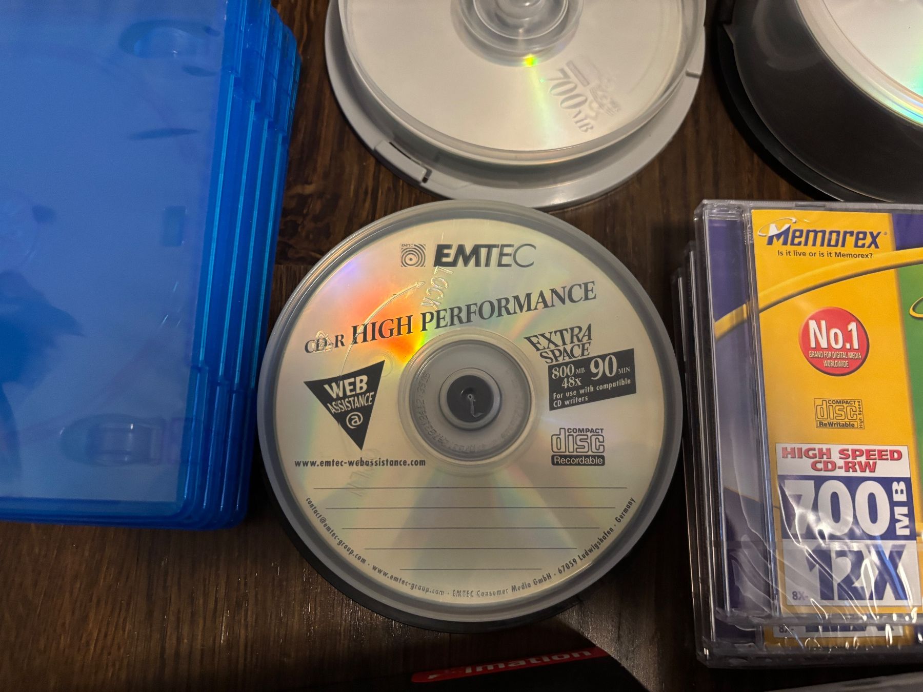 CD & DVD vergini: CD/DVD Rohlinge samt Hüllen - Set – Nuovo (secondo la descrizione) da Seuzach venduto da SawyerKingwood 1