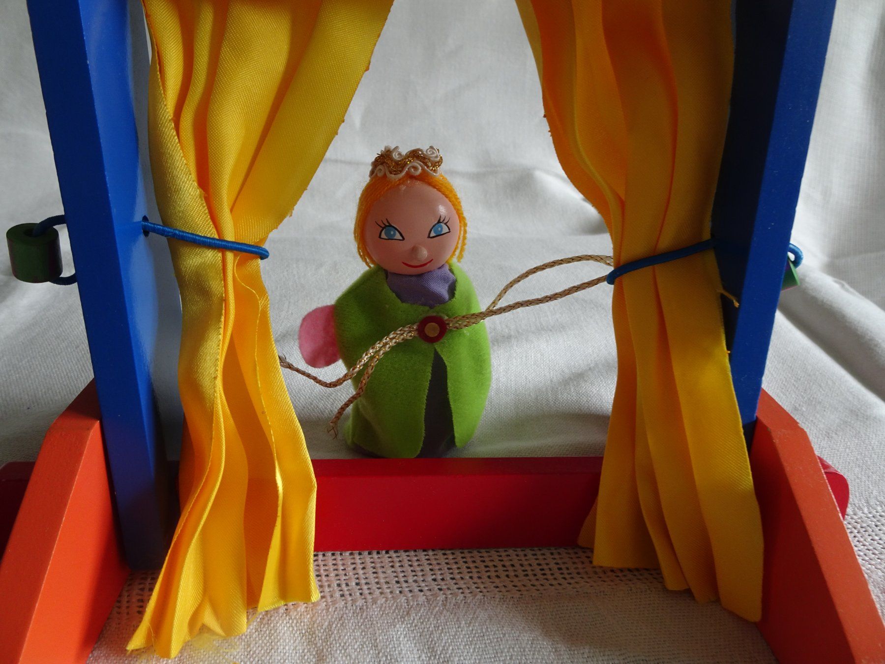 Giocattoli: Mini Theater mit Figuren – Usato da Bünzen venduto da Tango33A 5