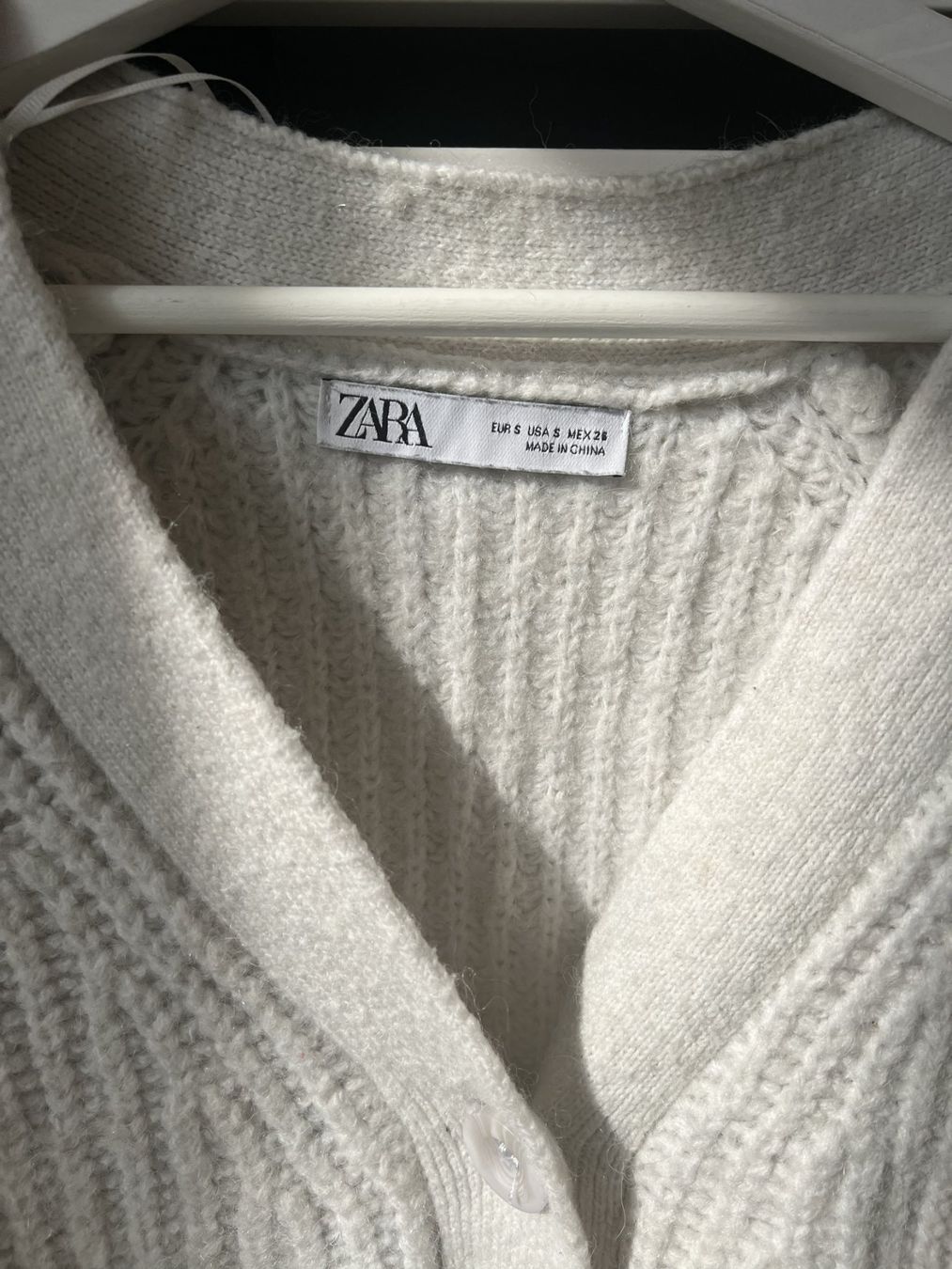 Zara Maglioni & Felpe: Zara Strick-Cardigan Weiss – Usato da Bülach venduto da deinmica 1