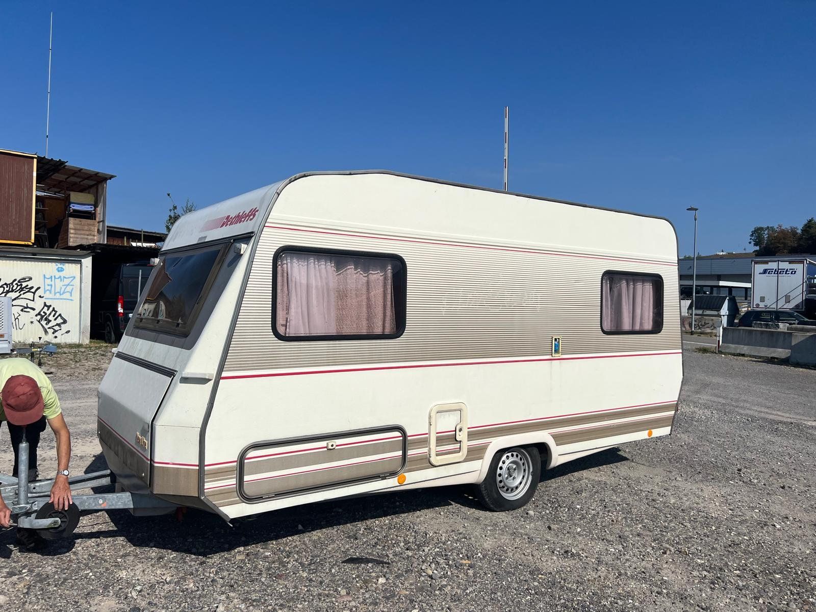 Dethleffs Camping Fahrzeuge: Dethleffs Wohnwagen – Defekt aus Hinwil von StefanW68