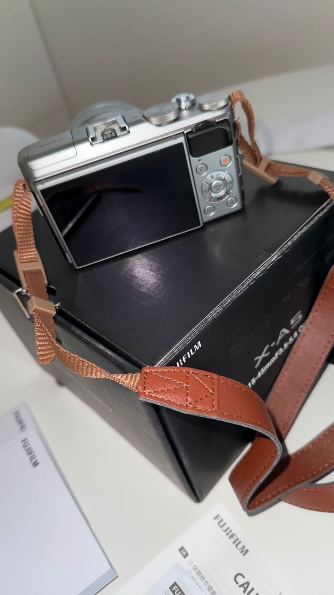Fujifilm Fotocamera: Fujifilm X-A5 Systemkamera Silber – Usato da Luzern venduto da leo_dp2d 1