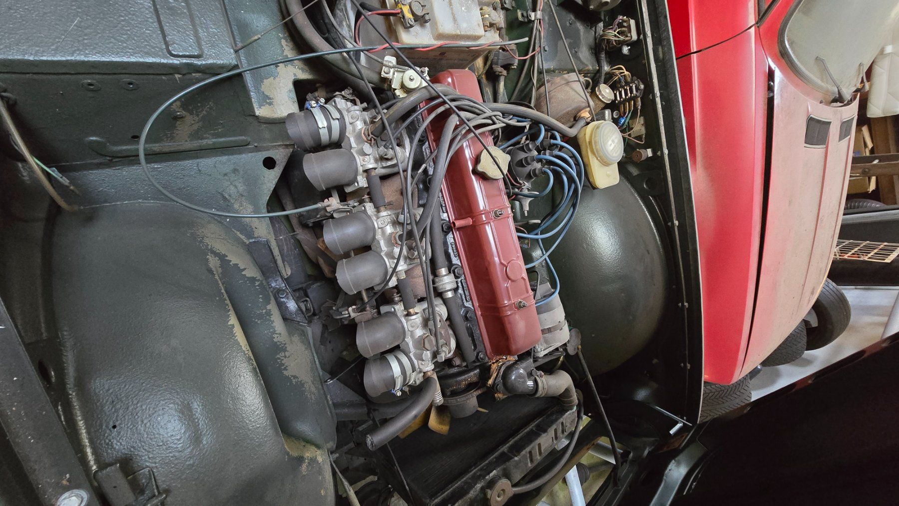 Triumph Automobili: Triumph TR6 cabriolet 17000km – Usato da Carouge GE venduto da cab_s88f 2