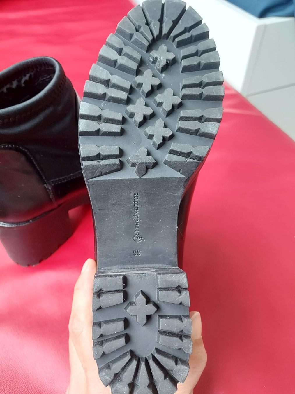 Stradivarius Scarpe da donna: Bottines noires Stradivarius, taille 36, parfaites! – Usato da Lausanne venduto da Kitty_Friperie 1