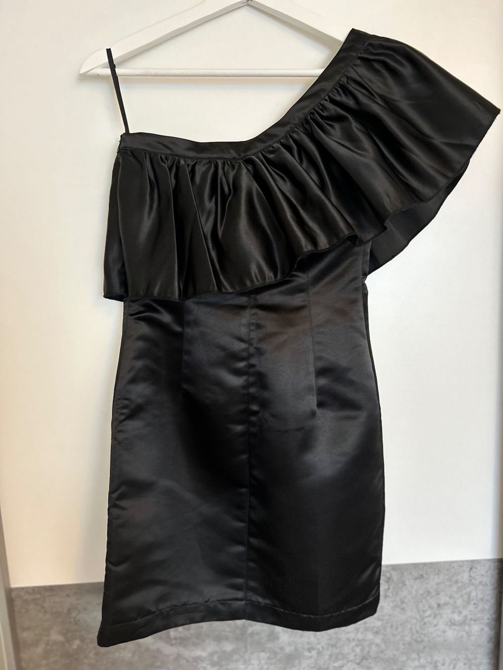 Vero Moda Vestiti: Kleid Schwarz Grösse XS – Nuovo e nell'imballaggio originale da Niederglatt ZH venduto da Julia_4 4