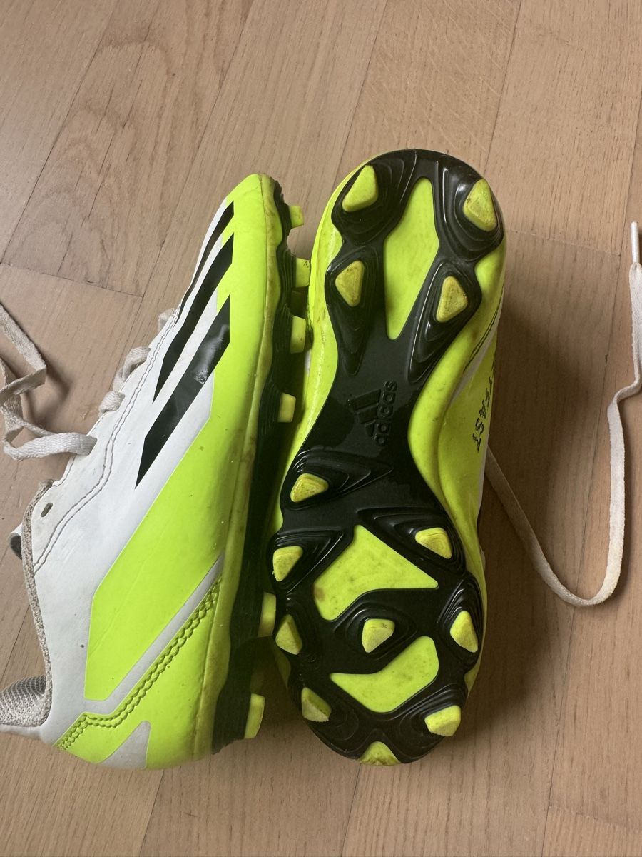Adidas Scarpe da uomo: Chaussures foot Adidas Crazyfast.4  T32 – Nuovo (secondo la descrizione) da Killwangen venduto da ame_ffd8 2