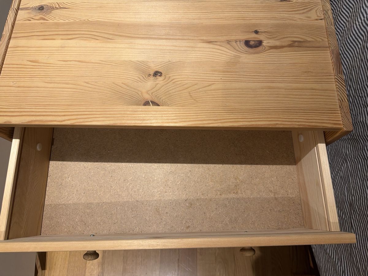Kommoden: Holzkommode mit drei Schubladen – Gebraucht aus Egg b. Zürich von rcabre 1