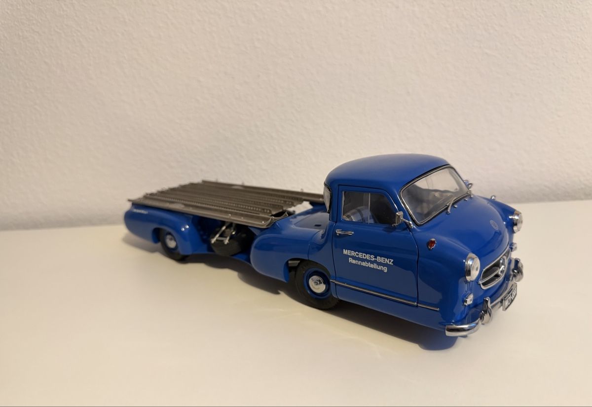 CMC Modellini d'auto: CMC 1:18 MB RENNTRANSPORTER 1954 – Usato da Däniken SO venduto da hasenpfote. 1