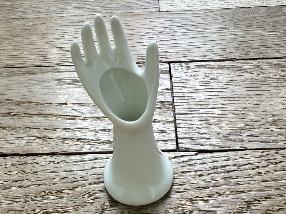 Coffrets à bijoux: Vintage Schmuckhand als Ringhalter oder Soliflore – D'occasion à Luzern par Mamutpe