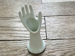Vintage Schmuckhand als Ringhalter oder Soliflore