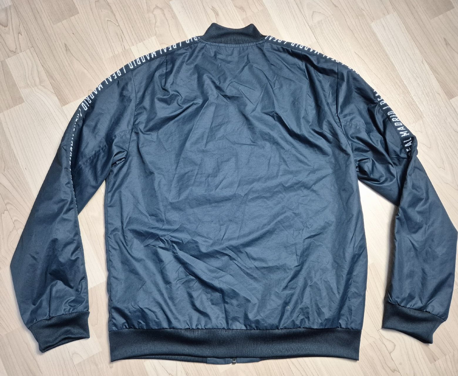 Adidas Giacche: Adidas 19/20 Real Madrid Jacke. M – Usato da St. Gallen venduto da CaliSunshine 1