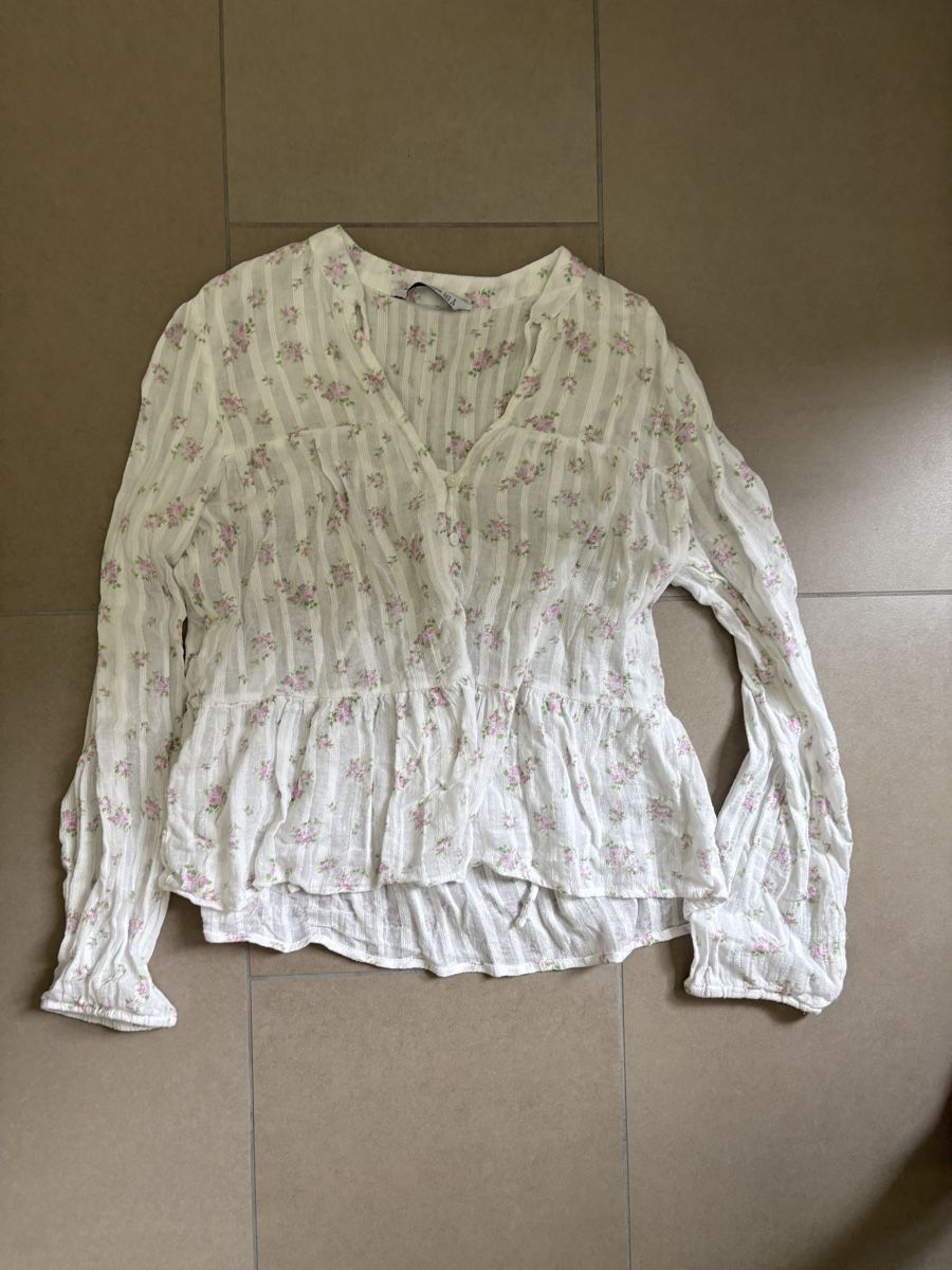 Stradivarius Top: Top Stradivarius Weiss Blümchen S – Nuovo (secondo la descrizione) da Zürich venduto da BKana