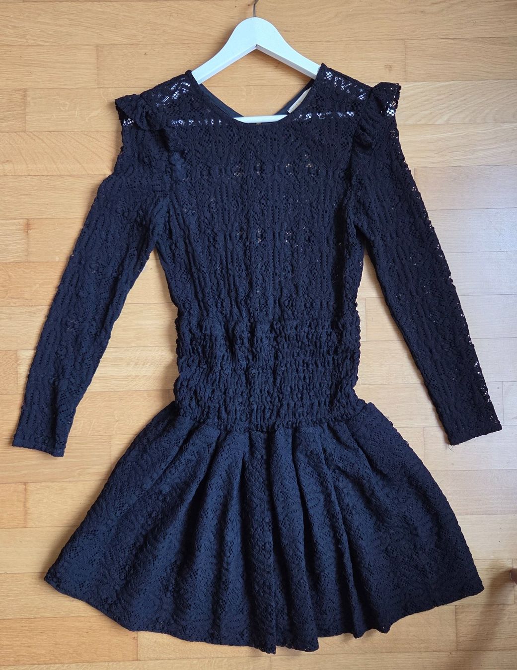 Maje Kleider: Maje Dress schwarze Spitze elastisch Size 3 – Gebraucht aus Fislisbach von Maieriisli25 3