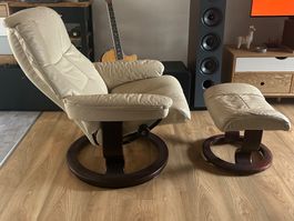 Relaxsessel von Stressless mit Hocker