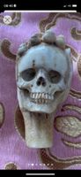 Netsuke, signiert Hirschhorn geschnitzt, Japan