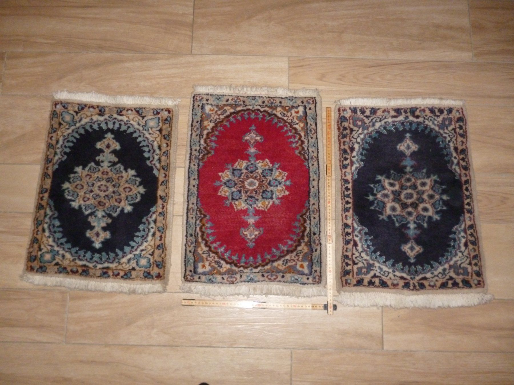 Tapis: 3 Tapis – D'occasion à les geneveys sur coffrane par chollet1983 1