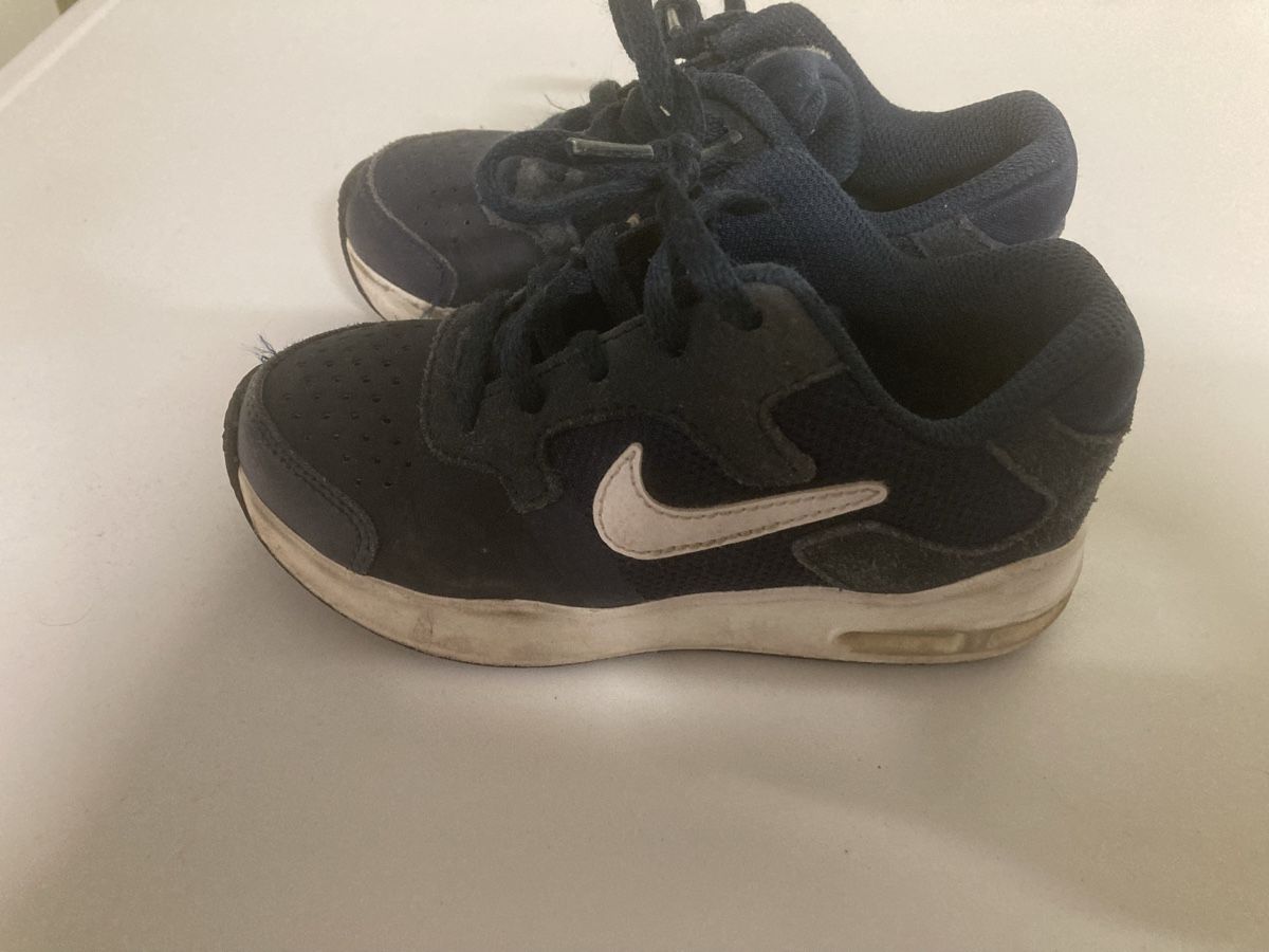 Nike Schuhe für Jungen: Nike Air Max Turnschuh – Gebraucht aus Lupsingen von Butzelma