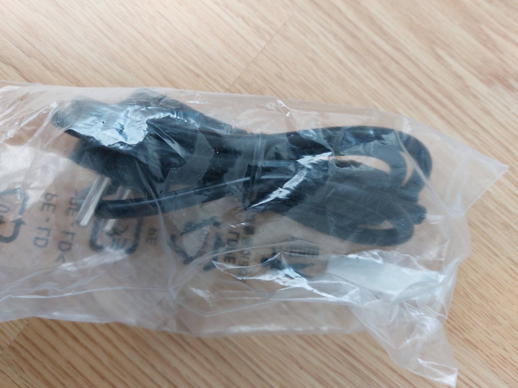 Cavi: 3-polig Schuko Netzkabel – Nuovo e nell'imballaggio originale da Biel/Bienne venduto da big_hxr7 1