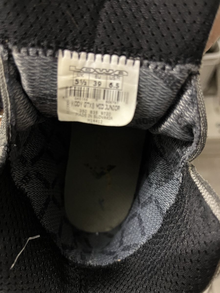 Herrenschuhe: LOWA Goretex Wanderschuh Grösse 39 – Gebraucht aus Reichenburg von Braz13 4