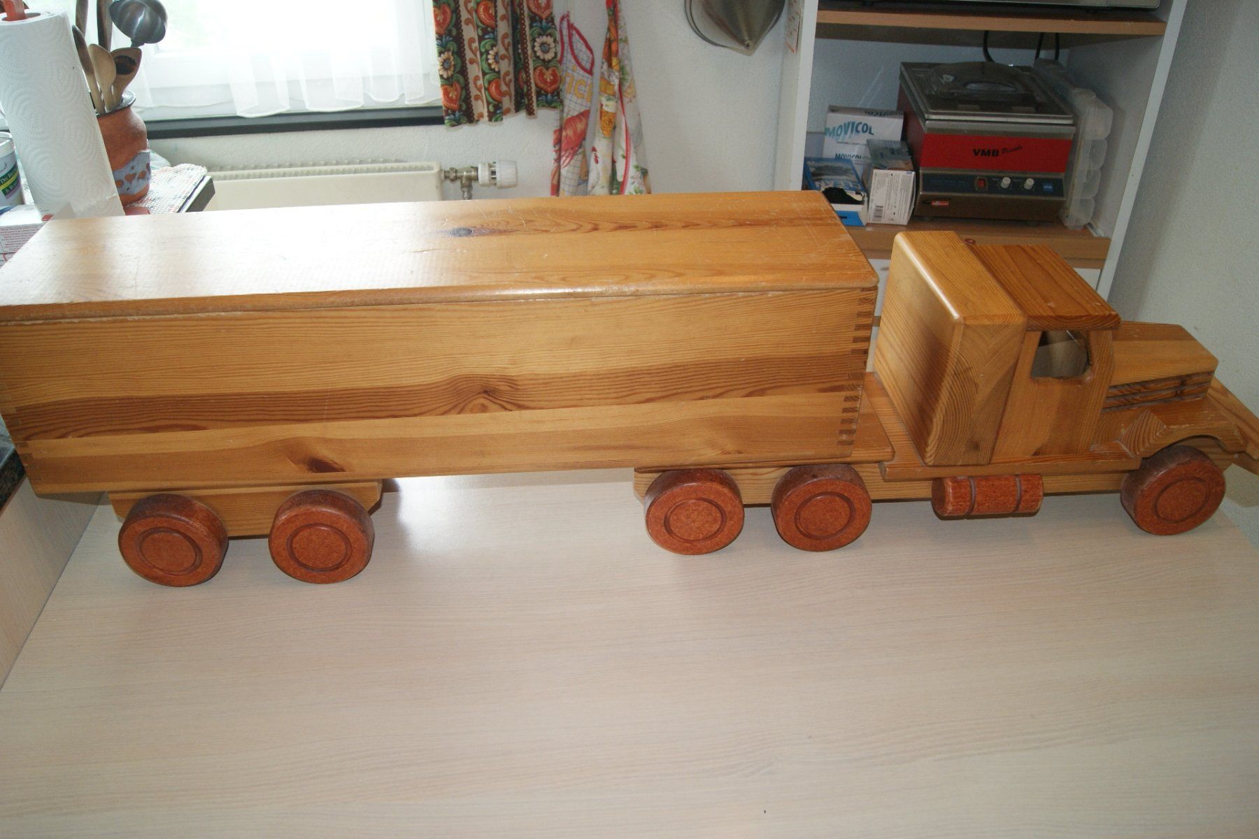 Giocattoli: US Truck Holzmodell – Usato da Aadorf venduto da Stampeders