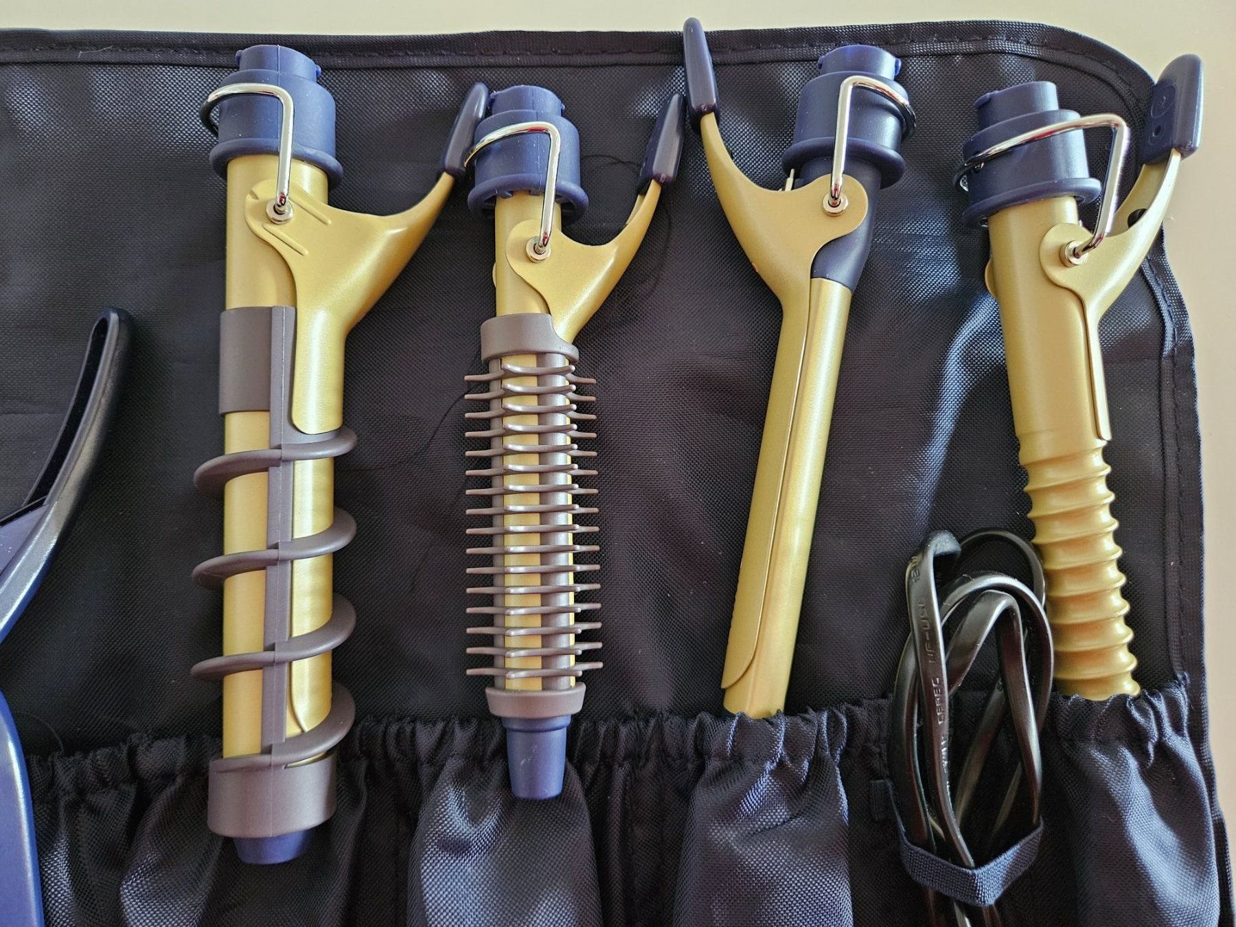 Philips Piastre & Arricciacapelli: Philips Lockenstäbe Set 10 in 1 – Usato da Luzern venduto da J.Co