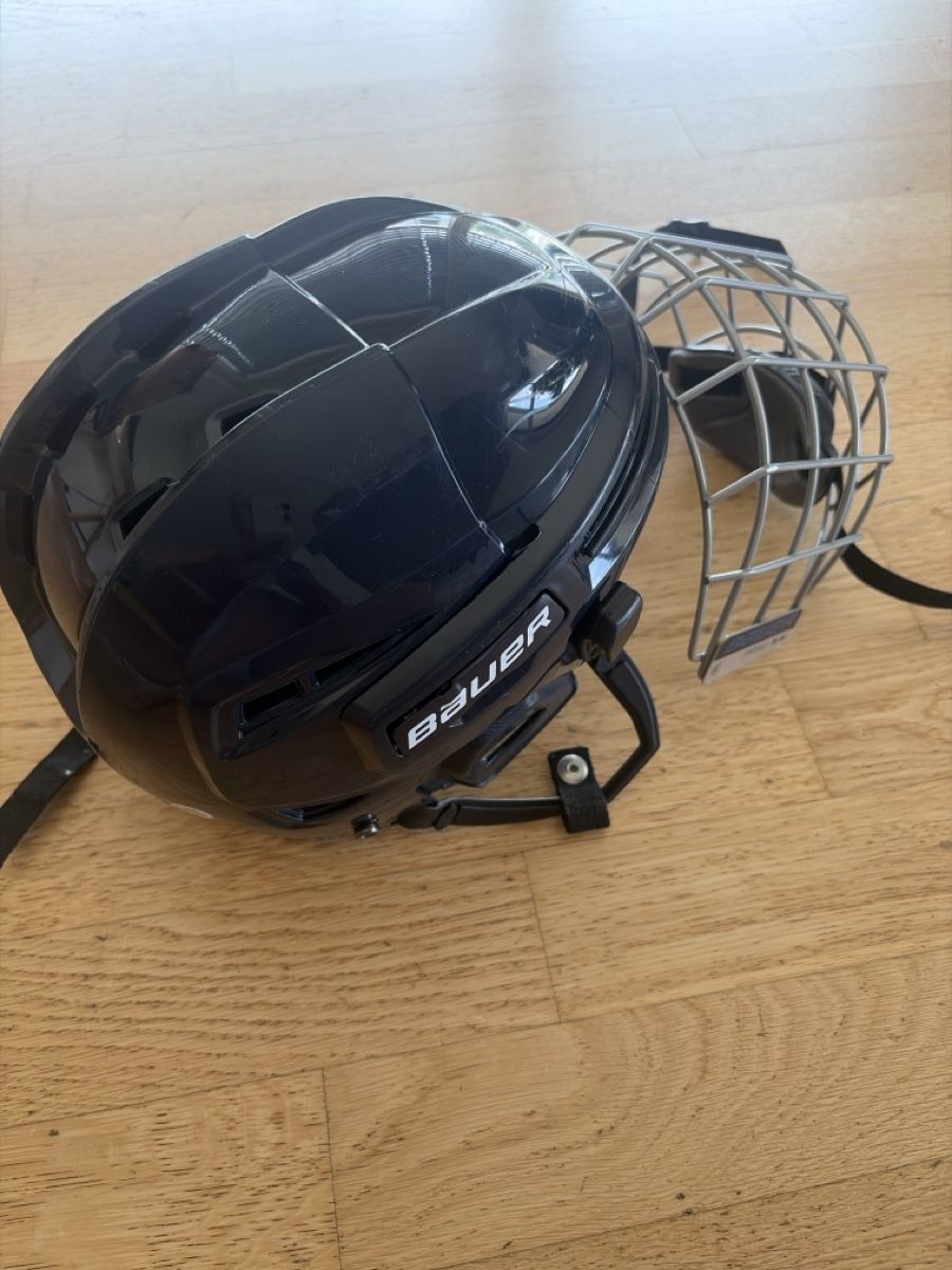 Bauer Helme: Bauer Eishockey Helm mit Gitter schwarz Grösse M – Gebraucht aus Zürich von ruzah