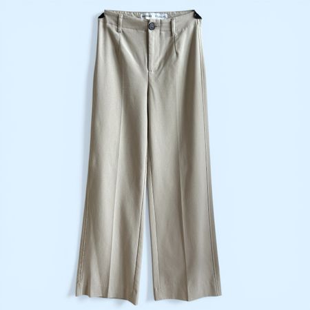 Leichte Stoffhose gekürzt