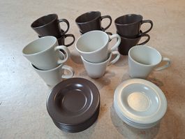 Ikea Kaffe Tassen mit Untertassen 11 Tassen, 10 Teller