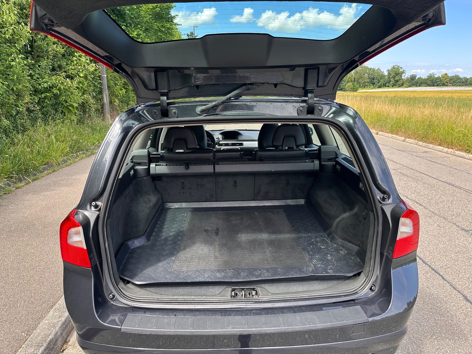 Volvo Automobili: Volvo V70 D4 AWD – Usato da Basel venduto da Deltaone1 5