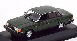 Volvo 240 GL Limousine 1984-1991 dunkelgrün / schwarz   1:43