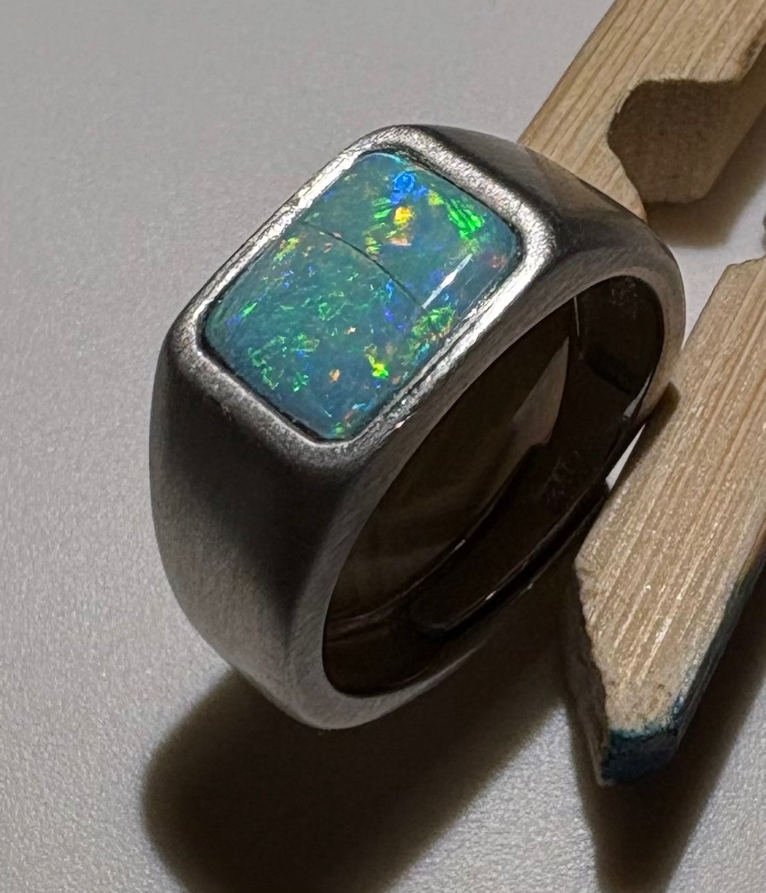 Anelli: Ring Australischer Crystal-Opal+Silber, variable Grösse – Nuovo (secondo la descrizione) da Wilen b. Wil venduto da Tschirio 1