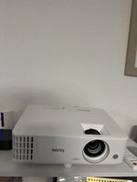 Beamer BenQ TH585 