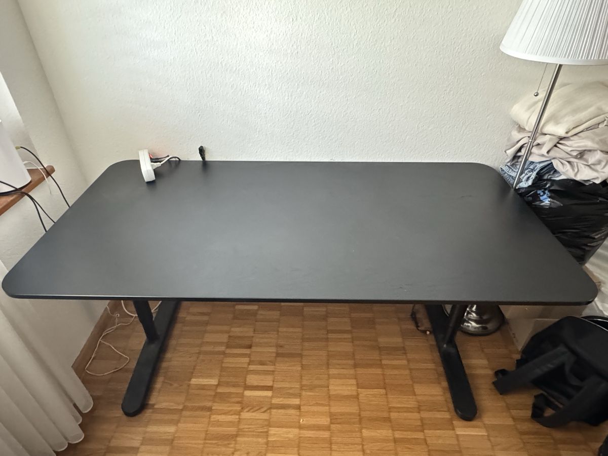 Ikea Scrivanie: Schreibtisch schwarz – Nuovo (secondo la descrizione) da Binningen venduto da Maydin1