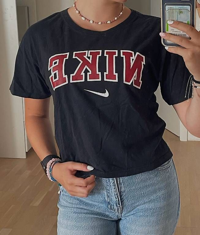 Nike T-shirt: Nike T-Shirt – Usato da Schüpfen venduto da ani_gj8r
