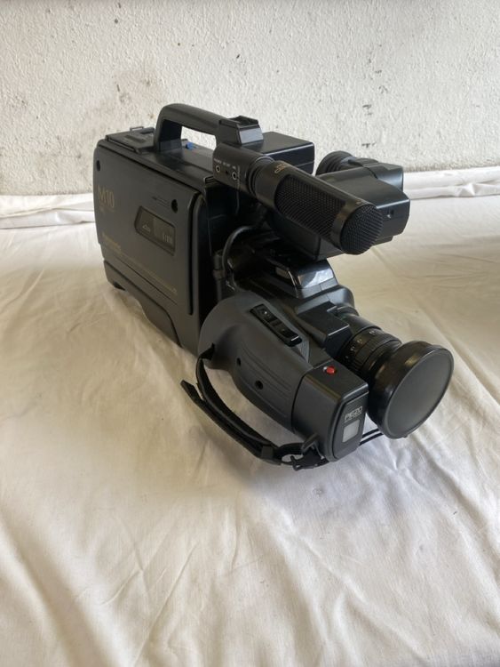 Fybida Retro Videokamera - 720P HD Camcorder Mit 270° Drehdisplay, Rot (EU)