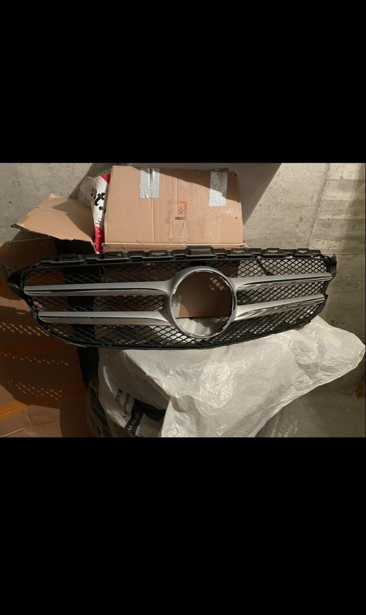Mercedes-Benz Alle Autoersatzteile: Mercedes W205 Original Grill – Gebraucht aus Rümlang von  1